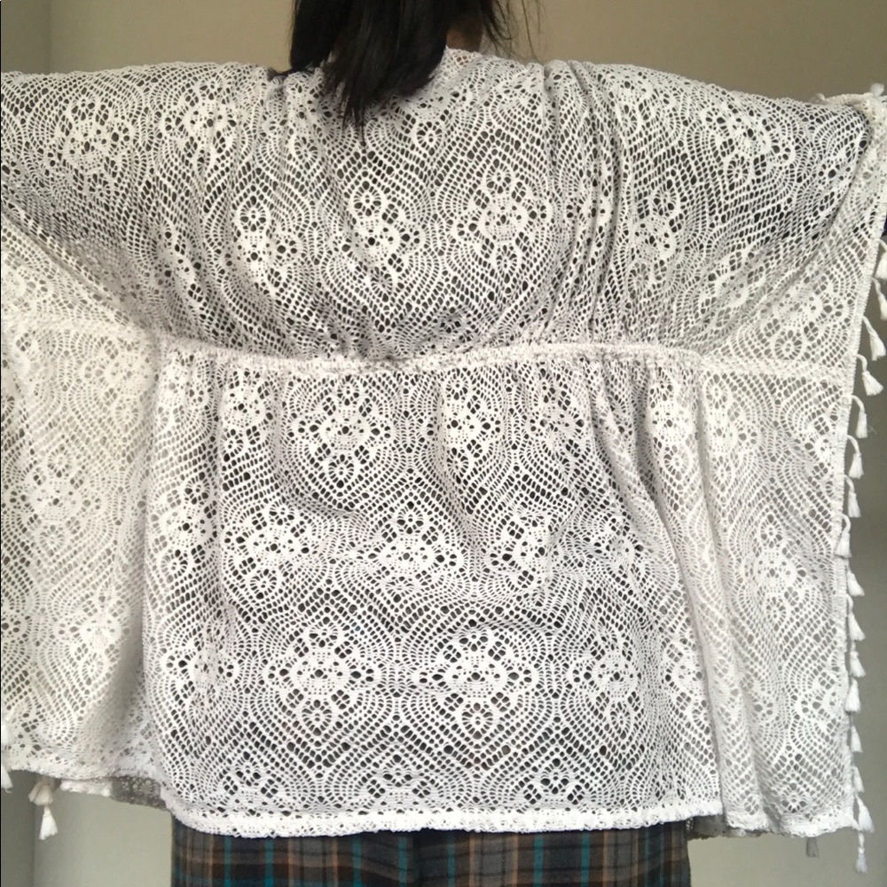 Lace shawl white great condition